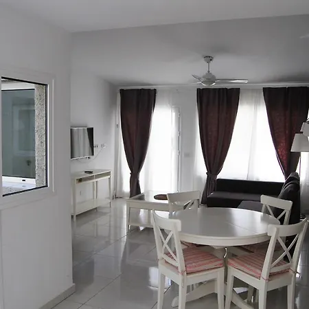 Apartamento Island Village Wifi Pool 2 *