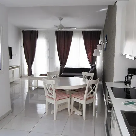 Apartament Island Village Wifi Pool 2 *